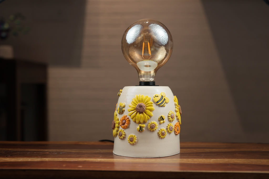 Bee & Bloom Table Lamp