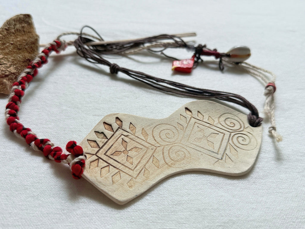 Chandni-Kaaya Choker