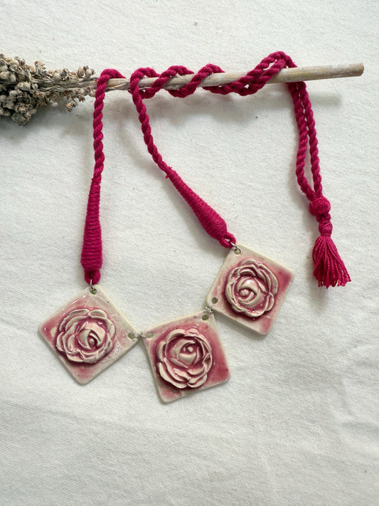 Gulabo Choker