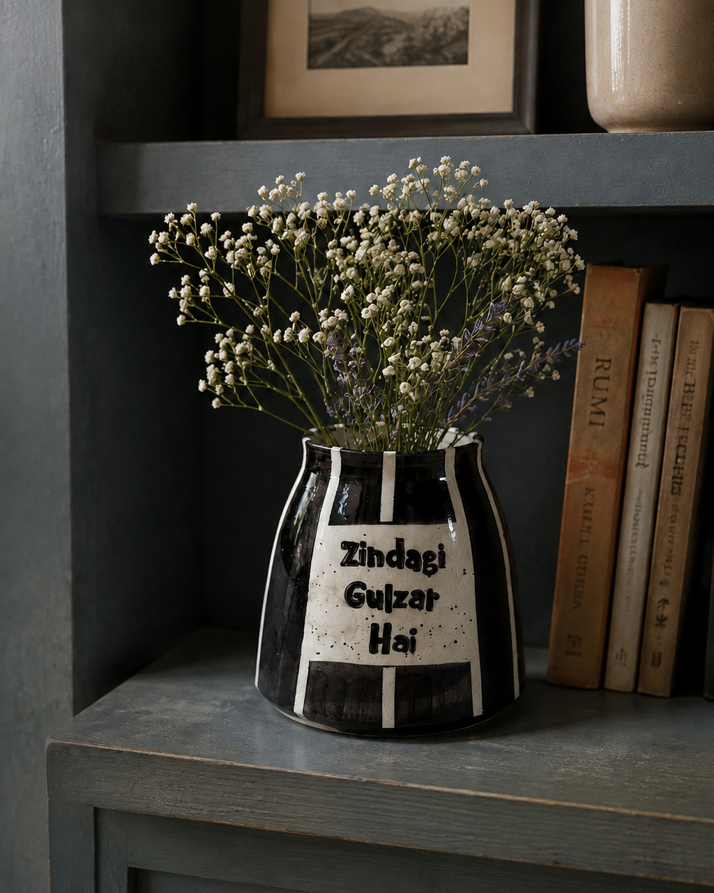 Zindagi Gulzar Hai Vase
