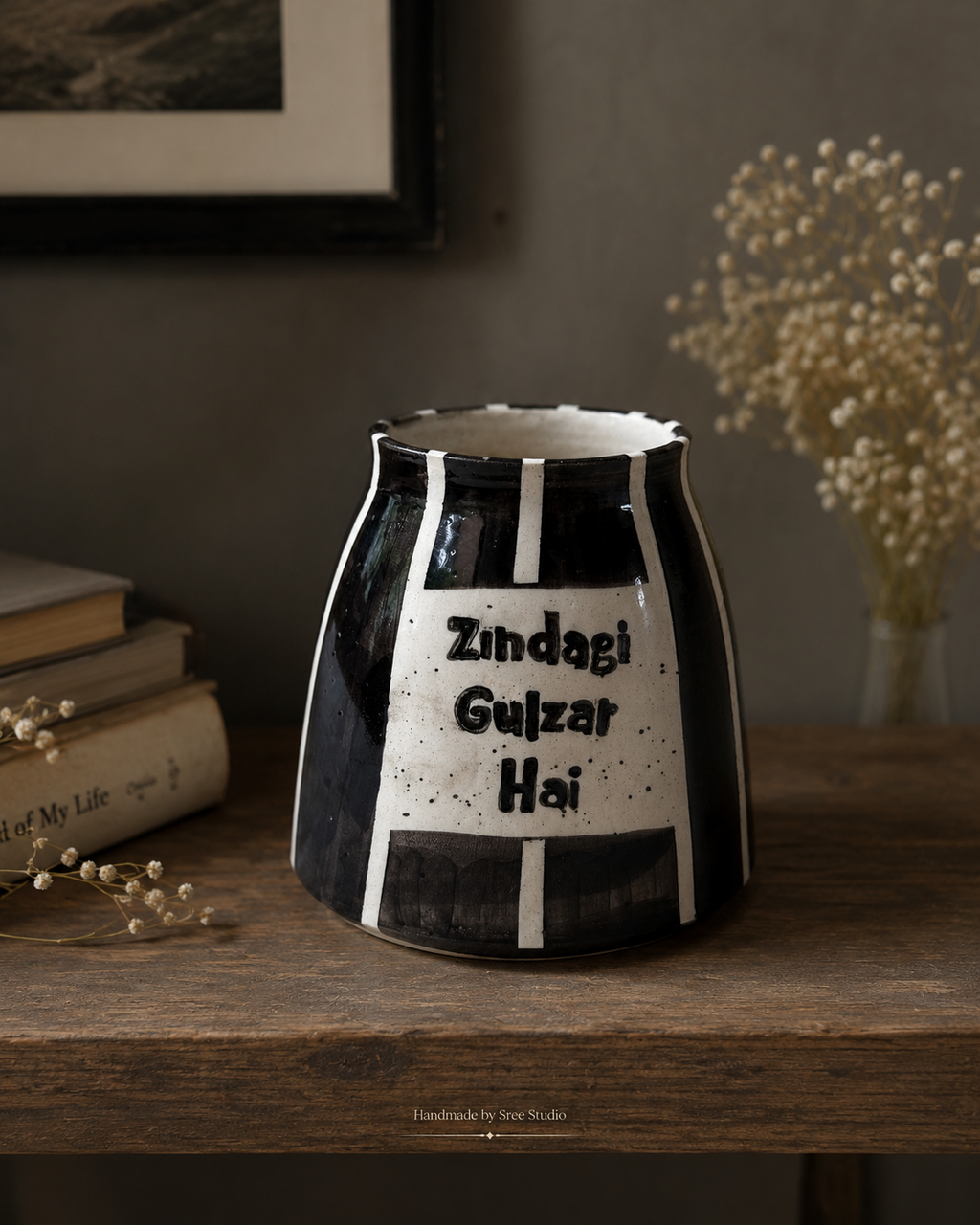 Zindagi Gulzar Hai Vase